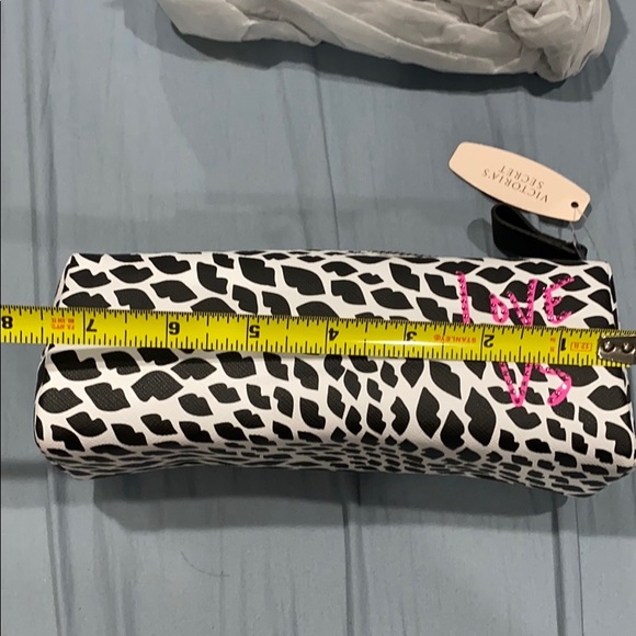 Victoria’s Secret Love VS Leopard Print Pouch 💎 - Picture 7 of 8